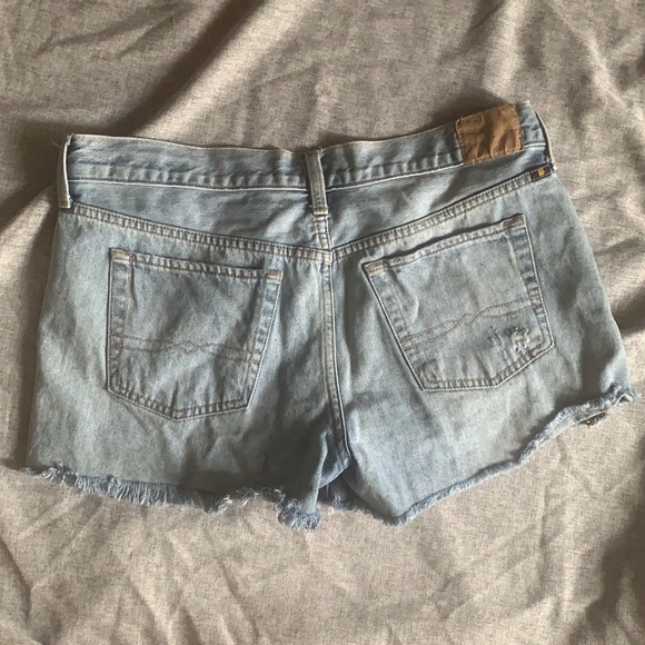 Lucky Brand Distressed Arrow Shorts - 8 - Picture 4 of 4